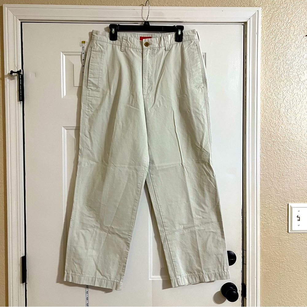 Men’s khaki pants